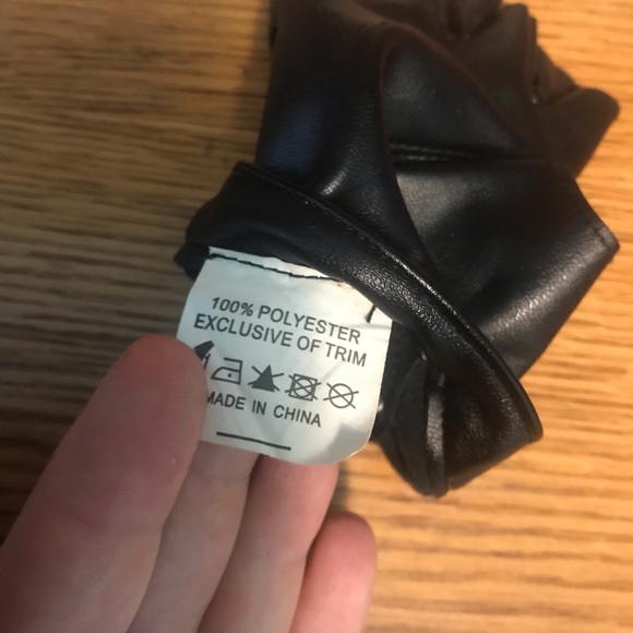 Cute fingerless gloves - Picture 3 of 3